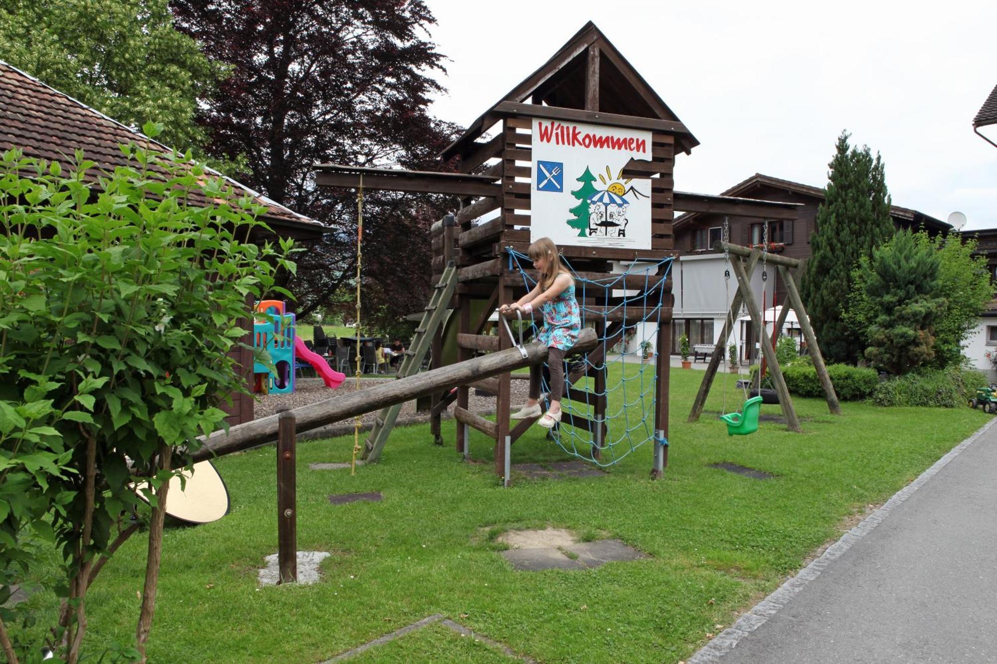 Hotel Bahnhof Giswil Exterior foto