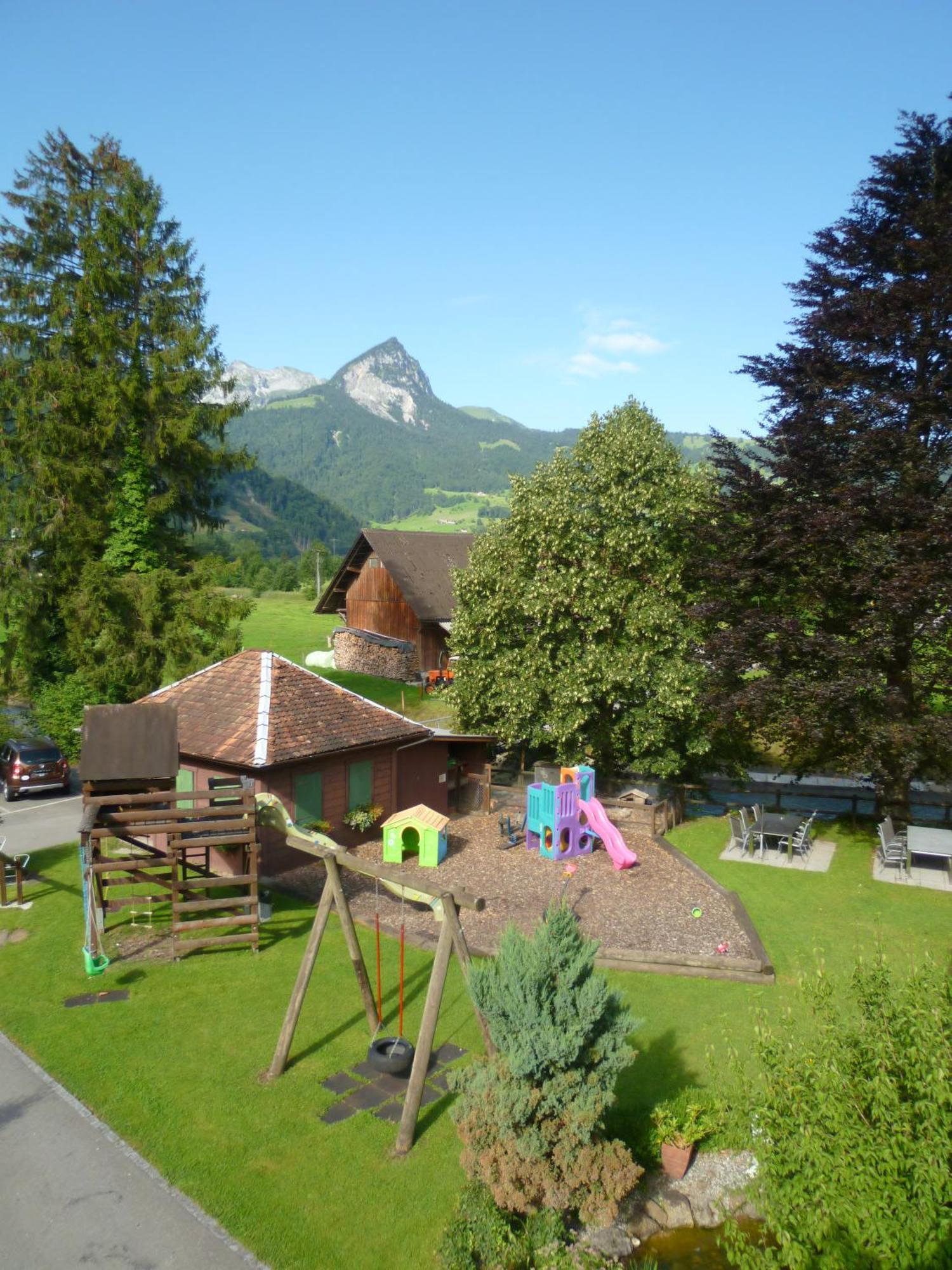 Hotel Bahnhof Giswil Exterior foto