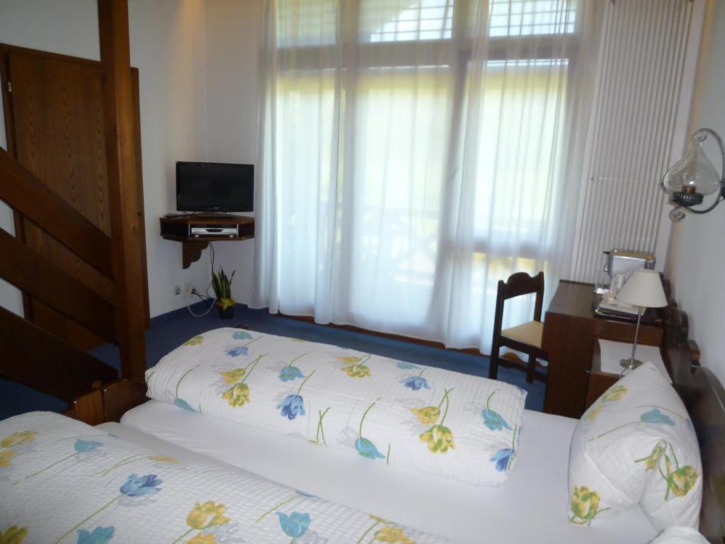 Hotel Bahnhof Giswil Zimmer foto