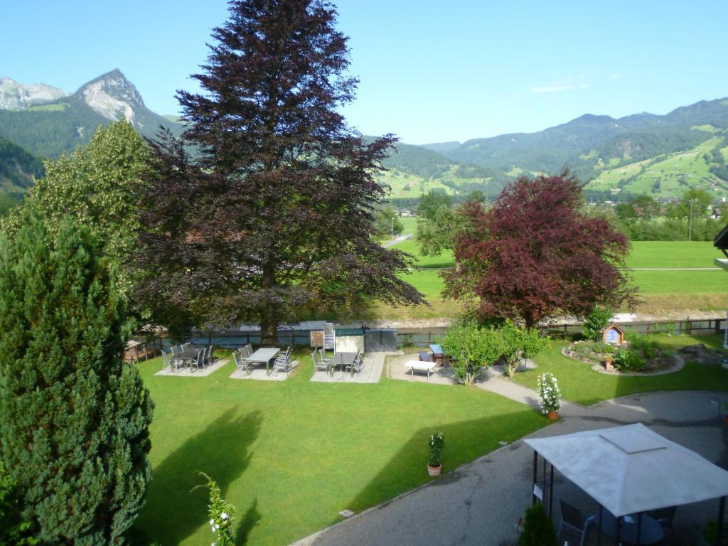 Hotel Bahnhof Giswil Zimmer foto
